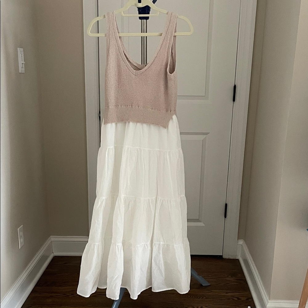 Elan Beige and White Maxi Dress